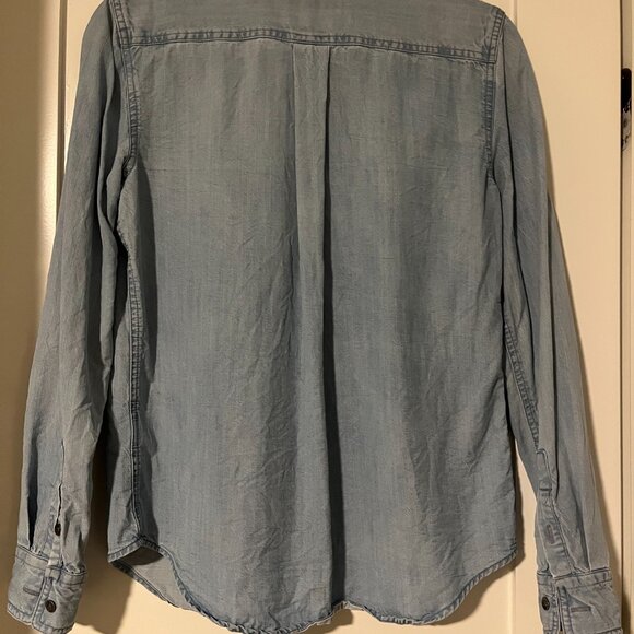 Chaps Women’s Tencel Long Sleeve Chambray Shirt - Picture 2 of 4